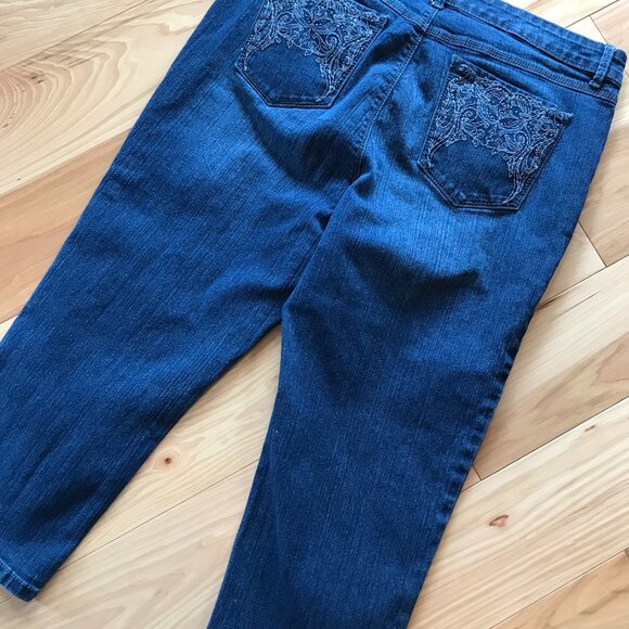 Upcycled Gloria Vanderbilt Painted Hippie Jeans, Festival Denim Capris, Size 10 - Picture 12 of 12